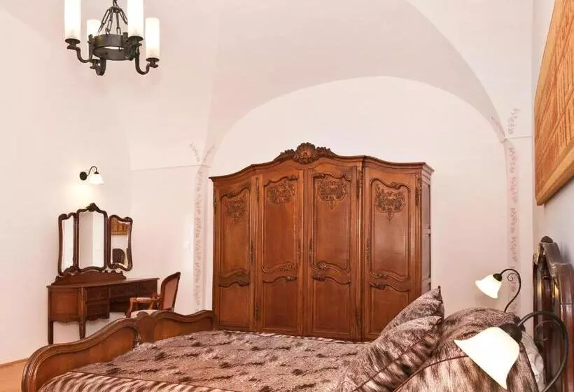 سوییت, Klastrom