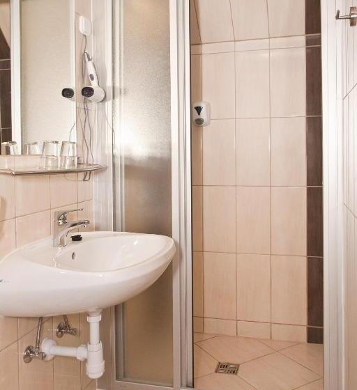 スタンダードルーム, Klastrom