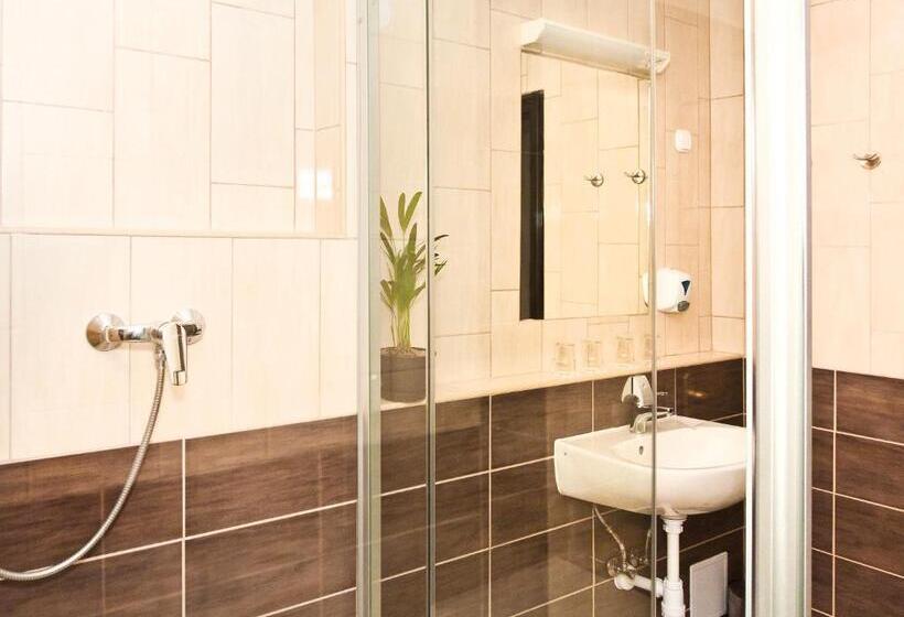 スタンダードルーム, Klastrom