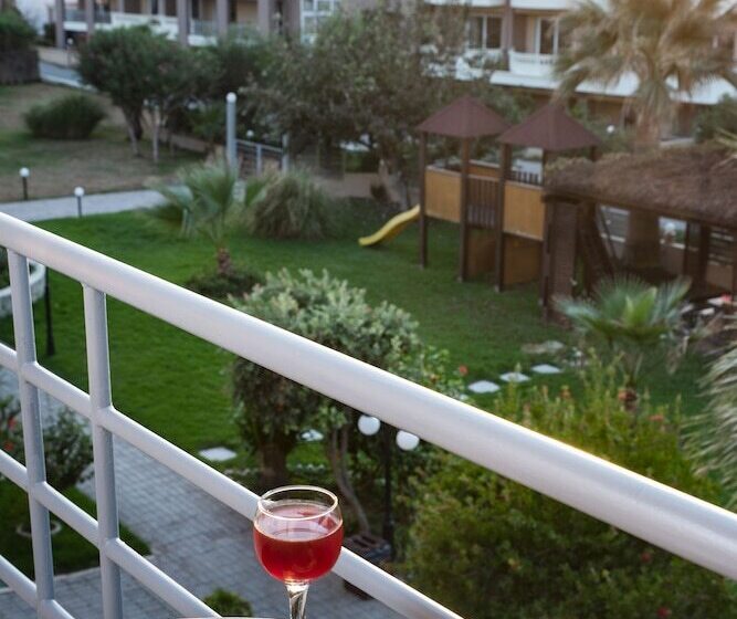 آپارتمان 1 خوابه, Maleme Mare