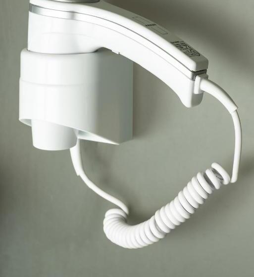 디럭스 룸, Maleme Mare