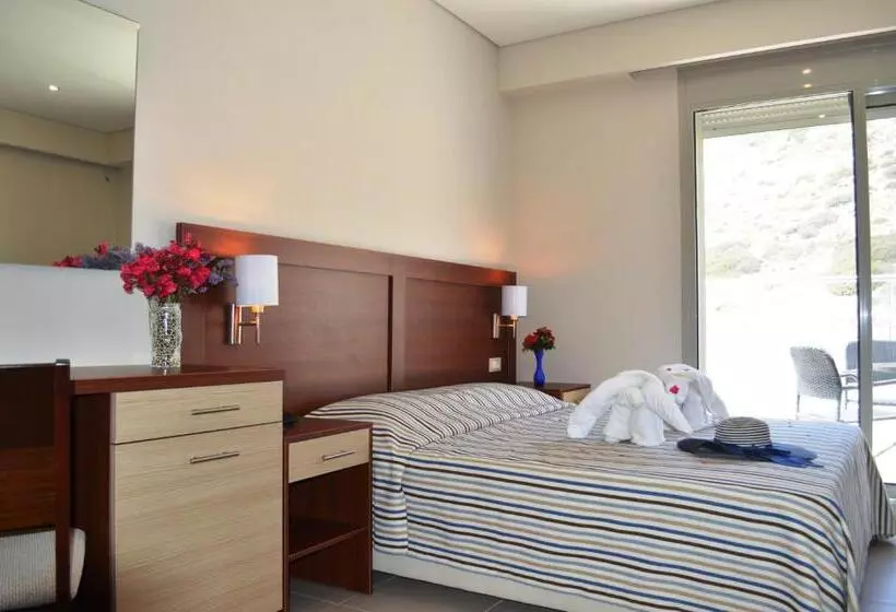 اتاق لوکس سه تخته, Matala Bay Hotel & Apartments
