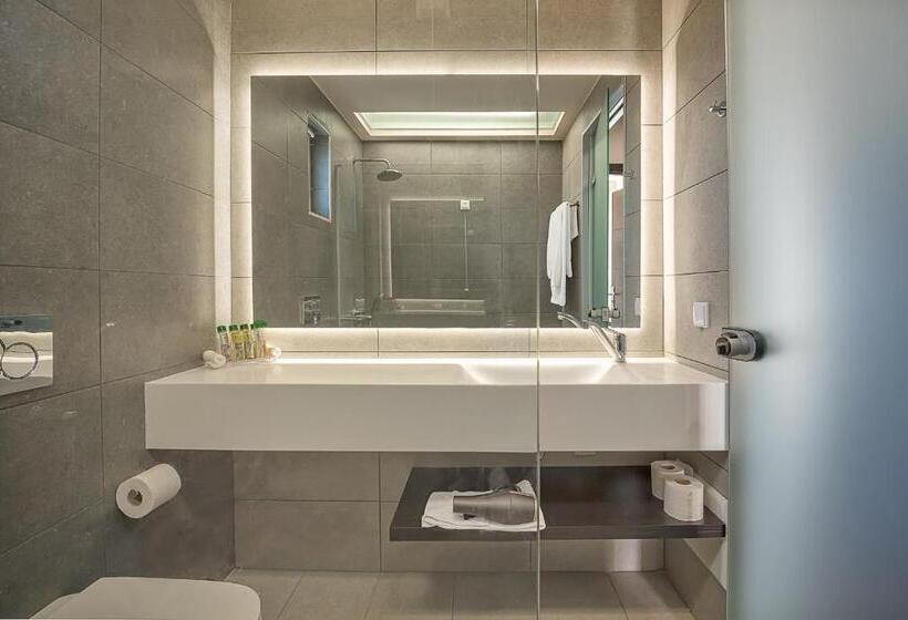 חדר סטנדרט לשלושה, Monte Vardia