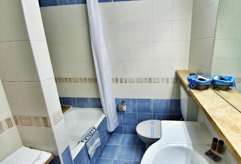 غرفة قياسية, Noufara