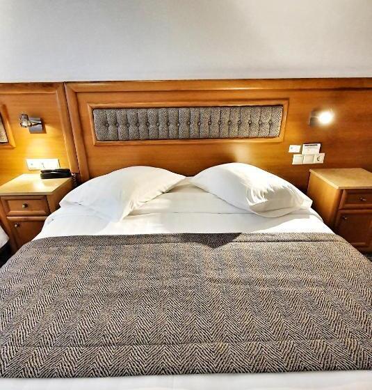 غرفة قياسية, Noufara