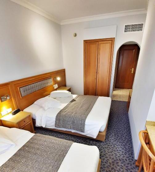 غرفة قياسية ثلاثية, Noufara