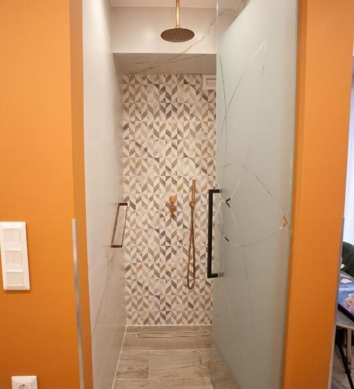 جناح جونيور, Noufara