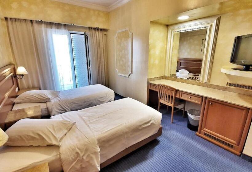 غرفة قياسية, Noufara