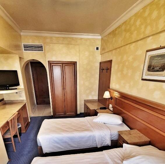 غرفة قياسية, Noufara