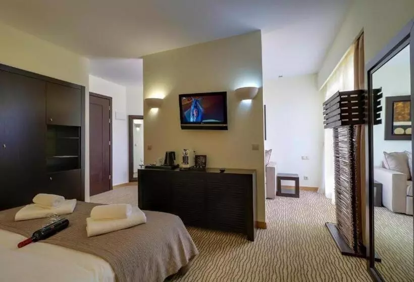سوییت, Olympian Bay Grand Resort