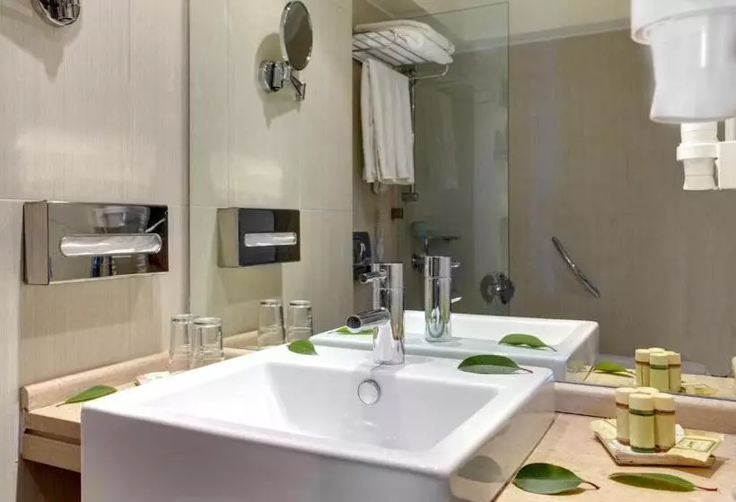 اتاق استاندارد با چشمانداز دریا, Olympian Bay Grand Resort