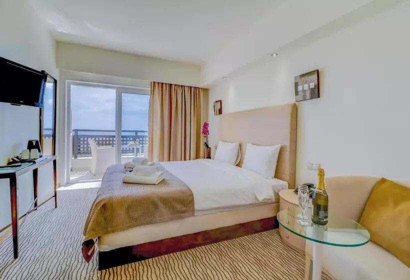 اتاق استاندارد با چشمانداز دریا, Olympian Bay Grand Resort