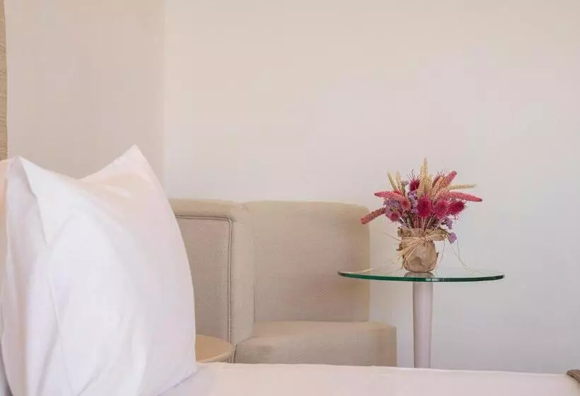 اتاق اساندارد با چشمانداز جانبی به دریا, Olympian Bay Grand Resort
