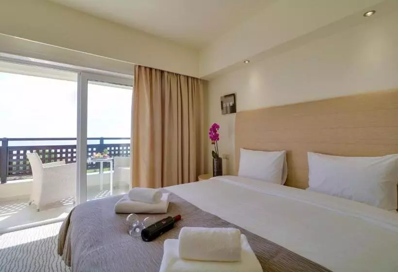 اتاق اساندارد با چشمانداز جانبی به دریا, Olympian Bay Grand Resort