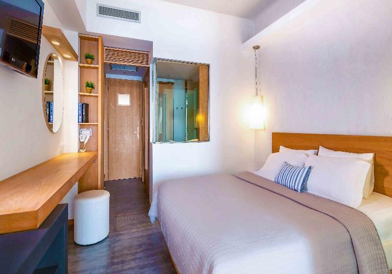 סוויטה נוף להרים, Petra Mare