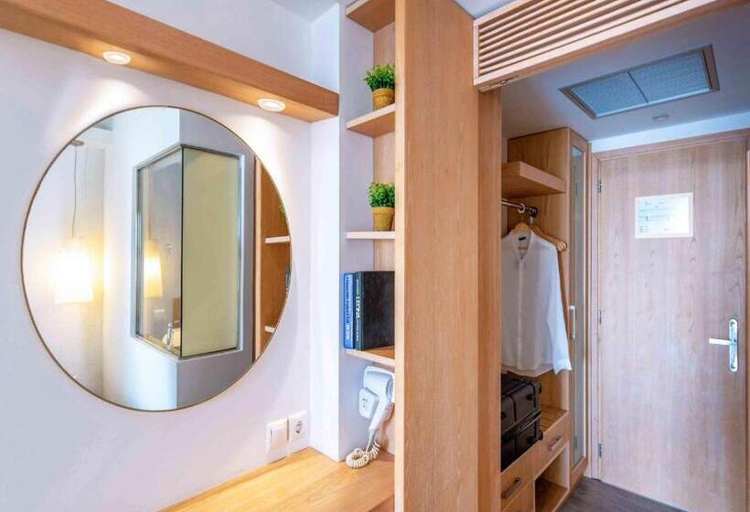 סוויטה נוף לים, Petra Mare