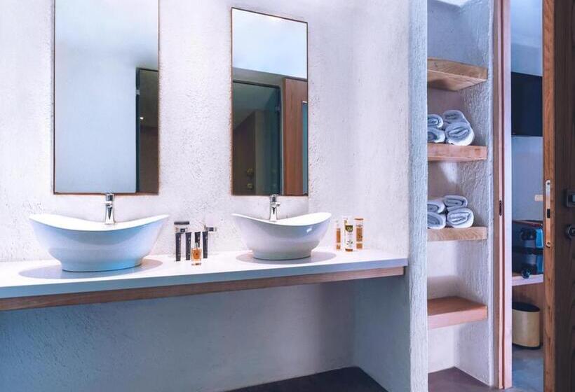 Family flat with sea view, Petra Mare