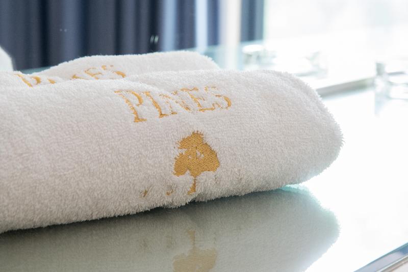 חדר סופריור, Pines