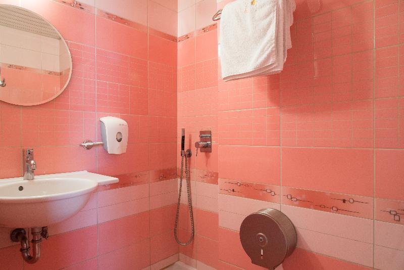 חדר סטנדרט, Pines