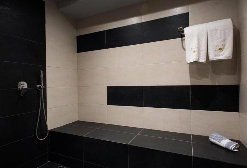 סוויטה עם נוף לעיר, Pines