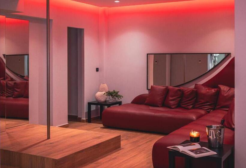 סוויטה נשיאותית, Pines