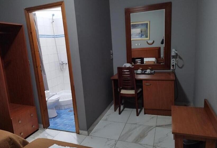 חדר אקונומי, Piraeus Acropole