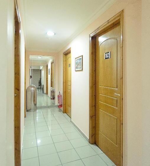 스탠다드 트리플 룸, Piraeus Acropole