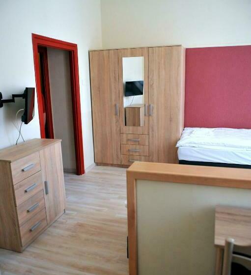 デラックスの４人部屋, Piros Arany Panzió Kalocsa