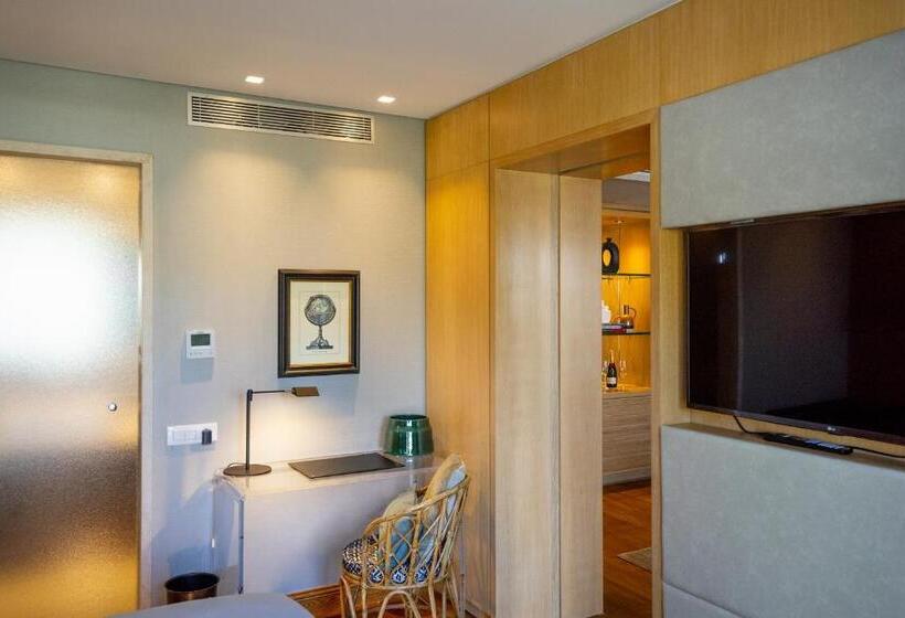 ماستر سويت يطل على البحر, Sea View