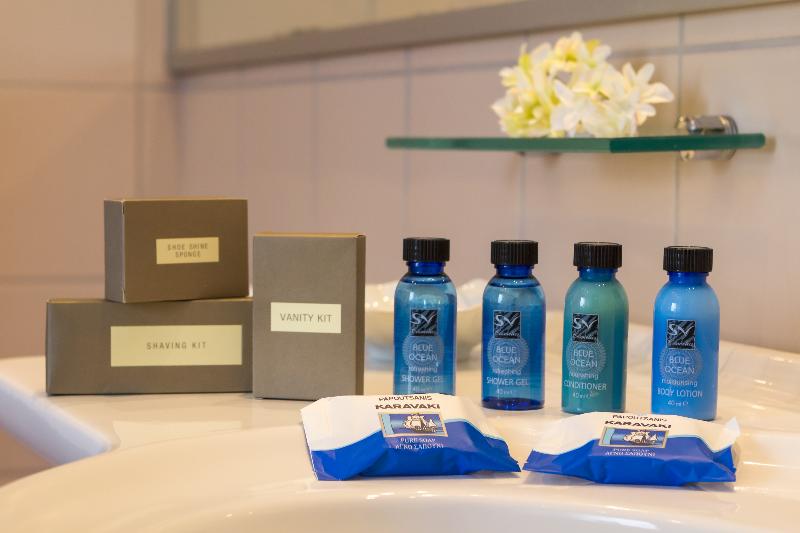 جناح جونيور, Tropical