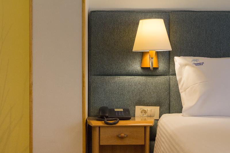 غرفة إقتصادية, Tropical