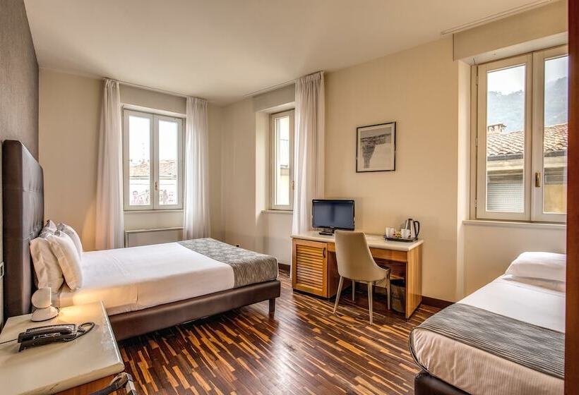 Chambre Triple Supérieure, Albergo Firenze