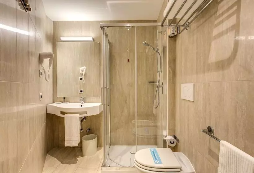 3 Bett Superior Zimmer, Albergo Firenze