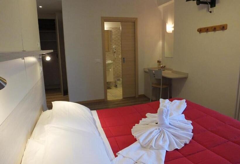 غرفة قياسية رباعية, Alle Rose