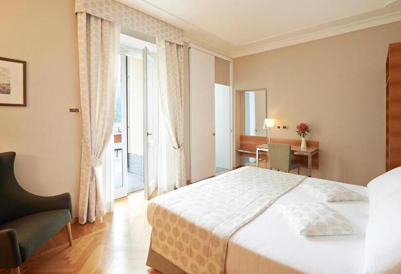 Comfort room with lake view, Belvedere