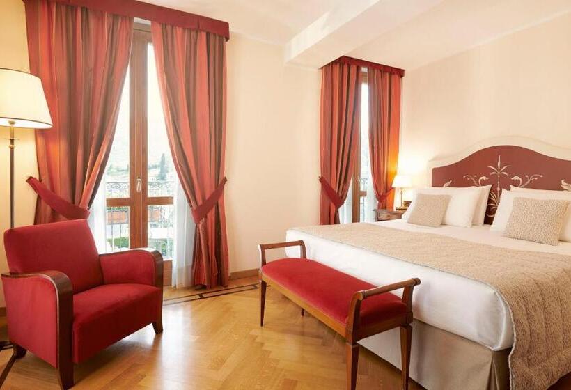 Comfort room with lake view, Belvedere