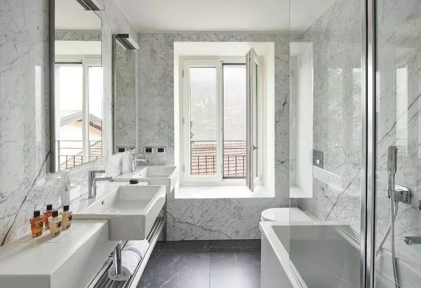 Suite with lake view, Belvedere
