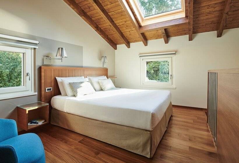 Suite with lake view, Belvedere