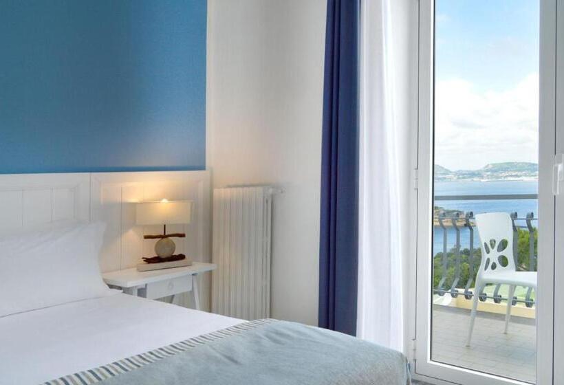 غرفة قياسية مطلّة علي البحر, Cala Moresca