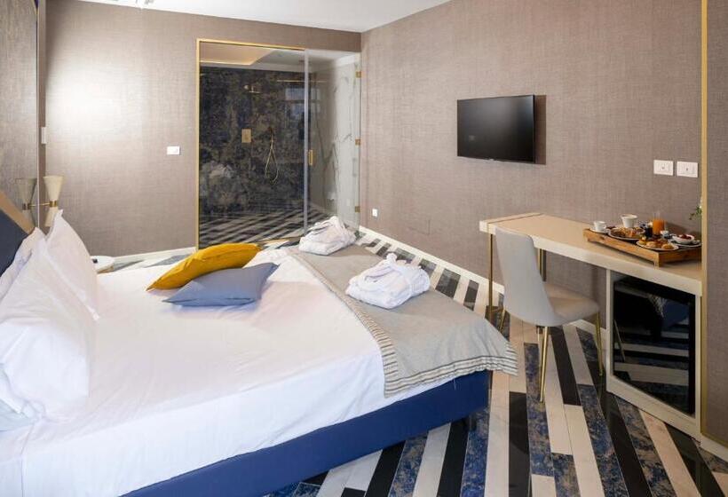 جناح جونيور مطلّ علي البحر, Cala Moresca