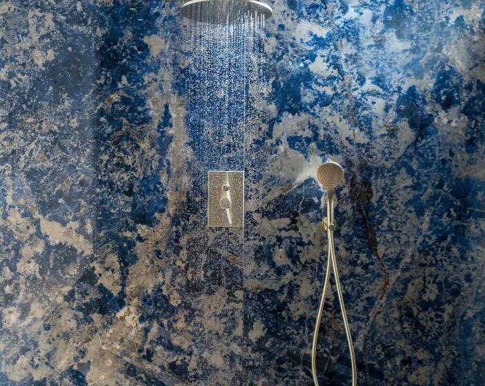 جناح جونيور مطلّ علي البحر, Cala Moresca