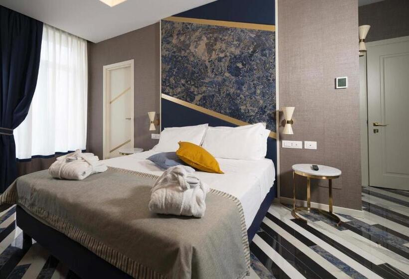 جناح جونيور مطلّ علي البحر, Cala Moresca