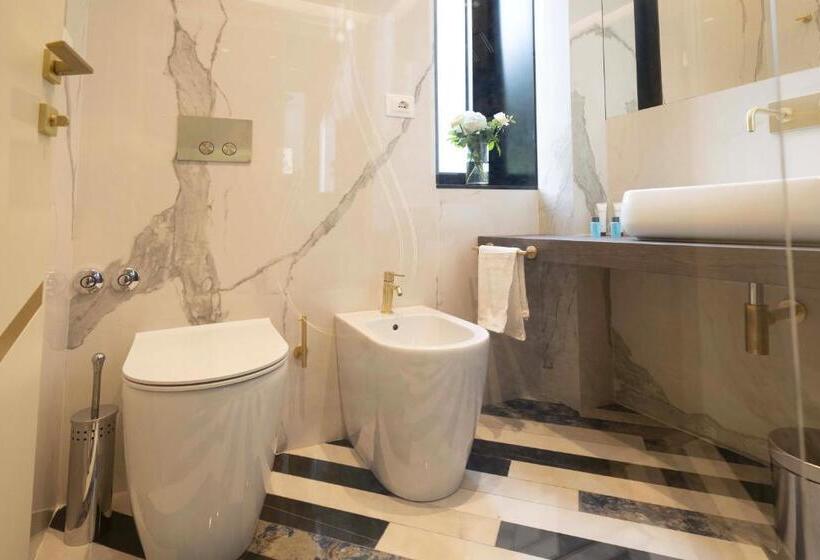 جناح جونيور, Cala Moresca