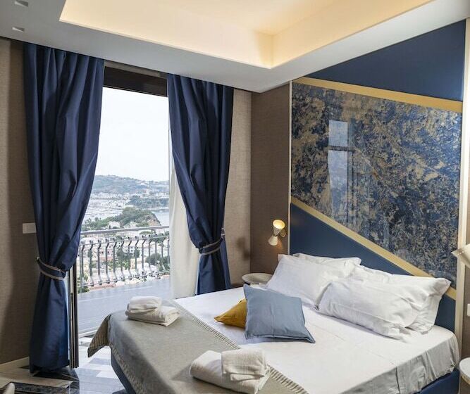 غرفة سوبيريور مطلّة علي البحر, Cala Moresca