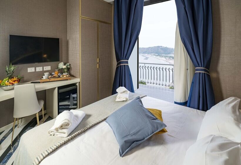 غرفة سوبيريور مطلّة علي البحر, Cala Moresca