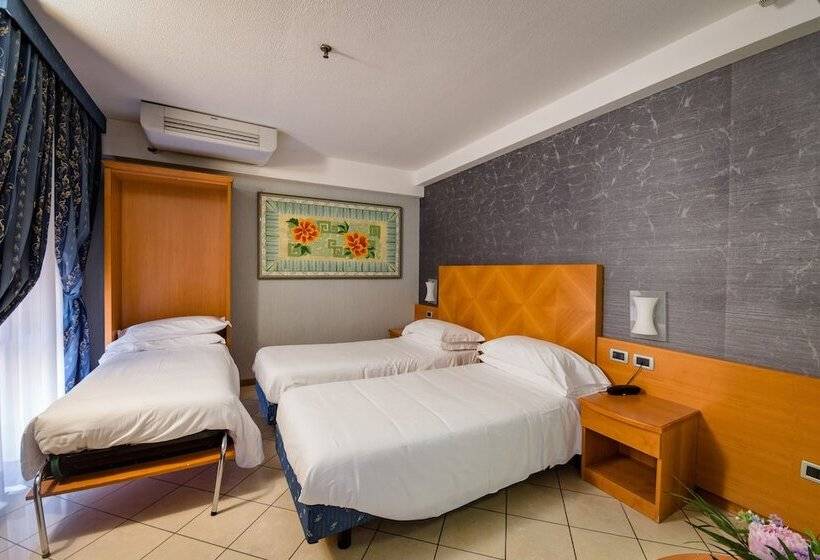 اتاق استاندارد سه نفره, Centrale