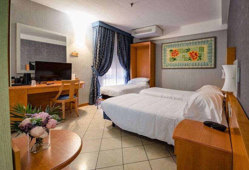 اتاق استاندارد سه نفره, Centrale