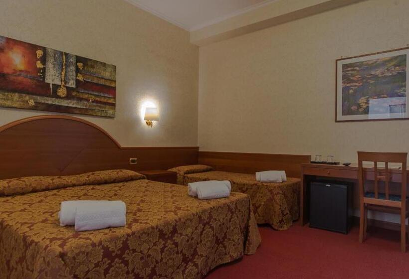 חדר סטנדרט לשלושה, Columbus Sul Lago