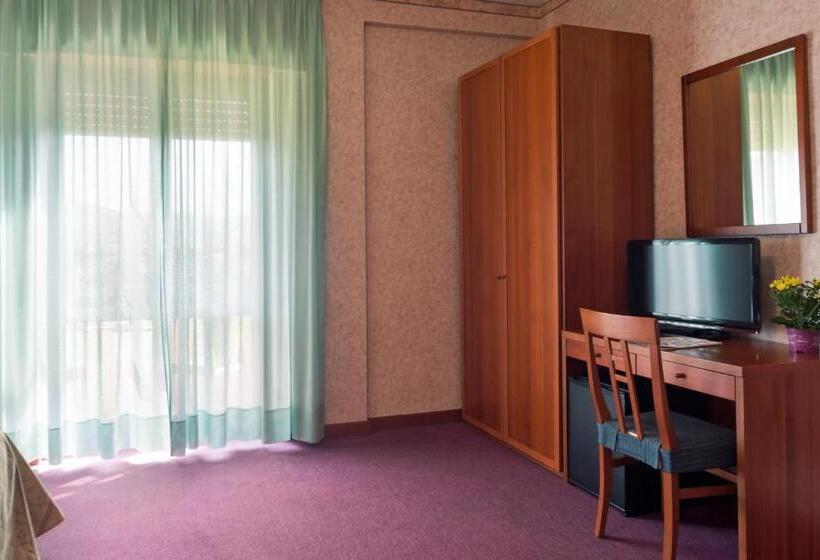 חדר סטנדרט עם מרפסת, Columbus Sul Lago