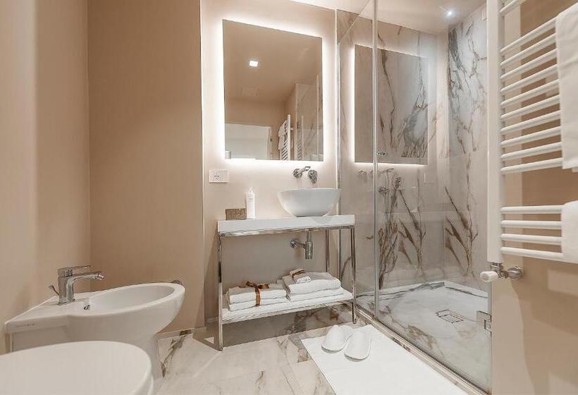 سوییت, Dei Priori Boutique